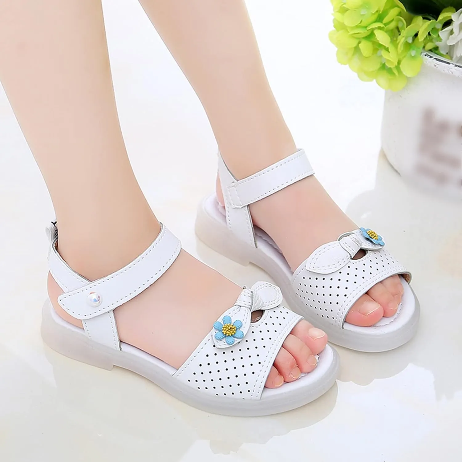Girls Open Toe Soft Sole Flat Sandals 2025 Summer Comfortable Princess Outdoor Holiday Vacation Shoes for Kids