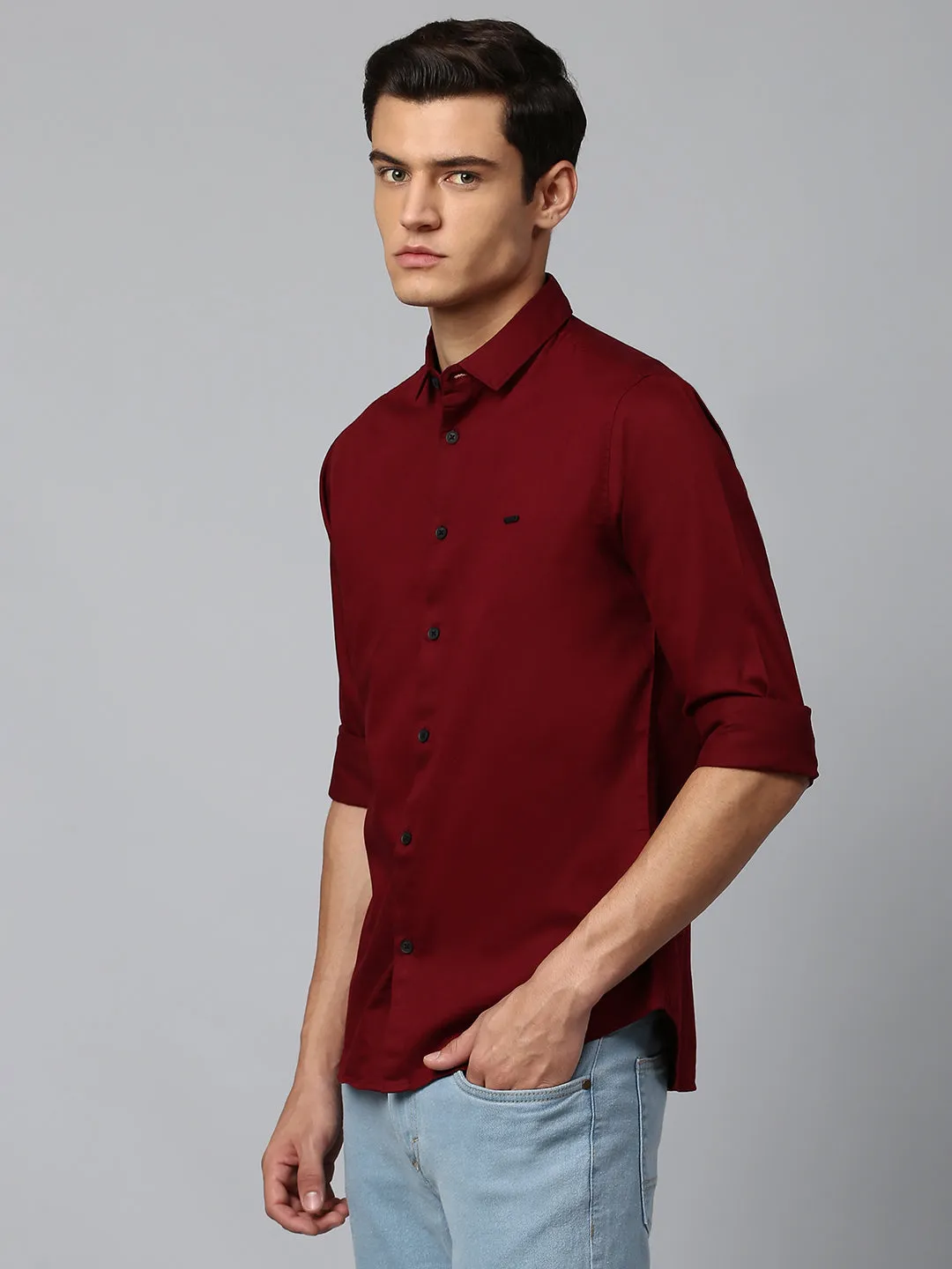 Men's Solid Dark Red Slim Fit Casual Shirt With Spread Collar
