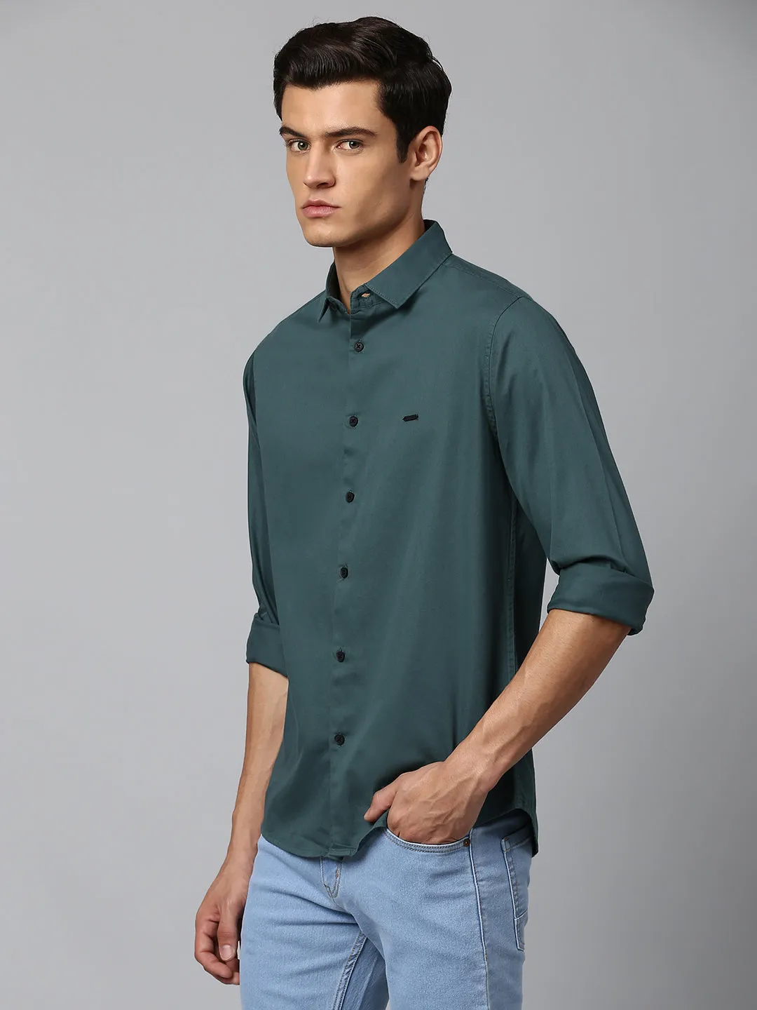 Men's Solid Teal Green Slim Fit Casual Shirt With Spread Collar