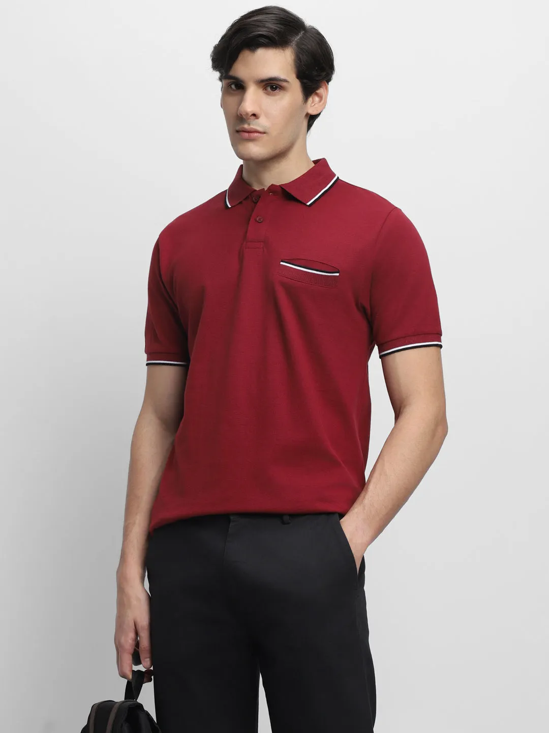 Men's Spread Collar Regular Fit Solid Maroon T-shirt