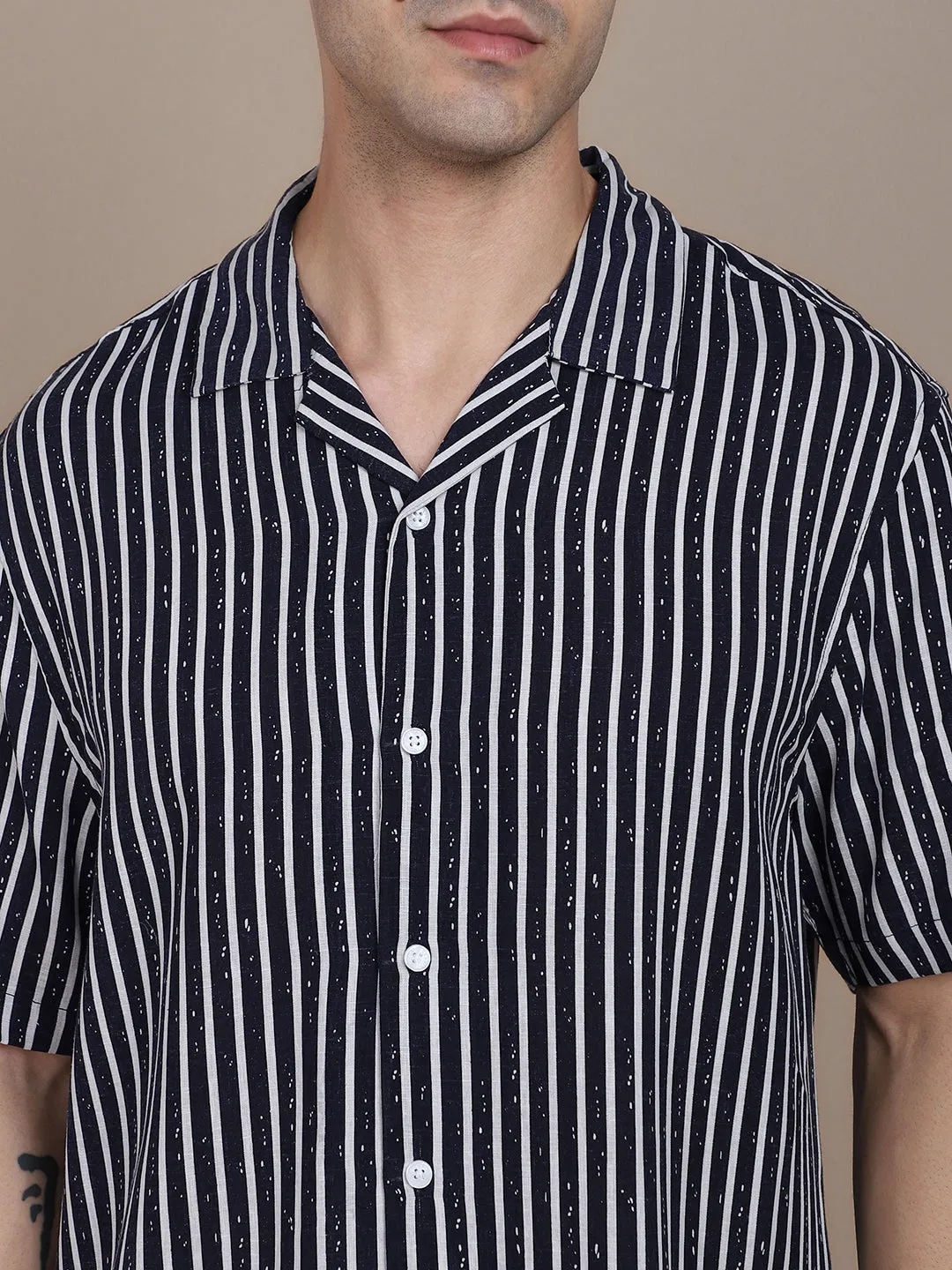 Men's Vertical Striped Casual Shirt