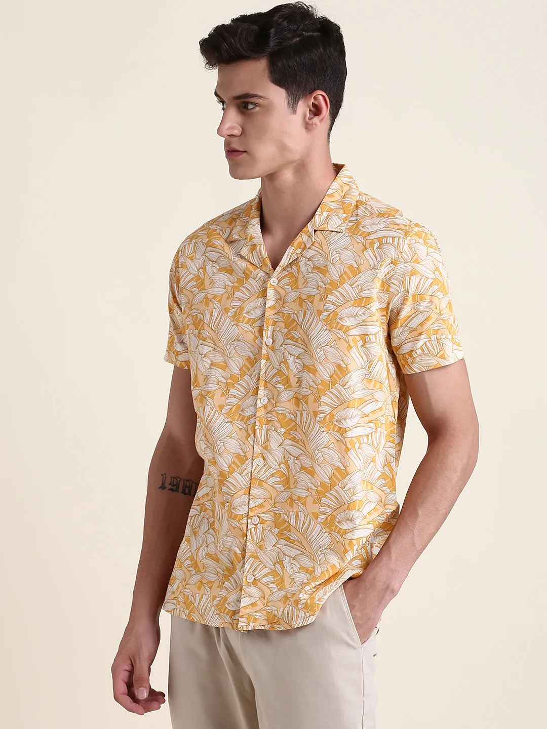 Men's Yellow Leaf Print Slim Fit Casual Shirt