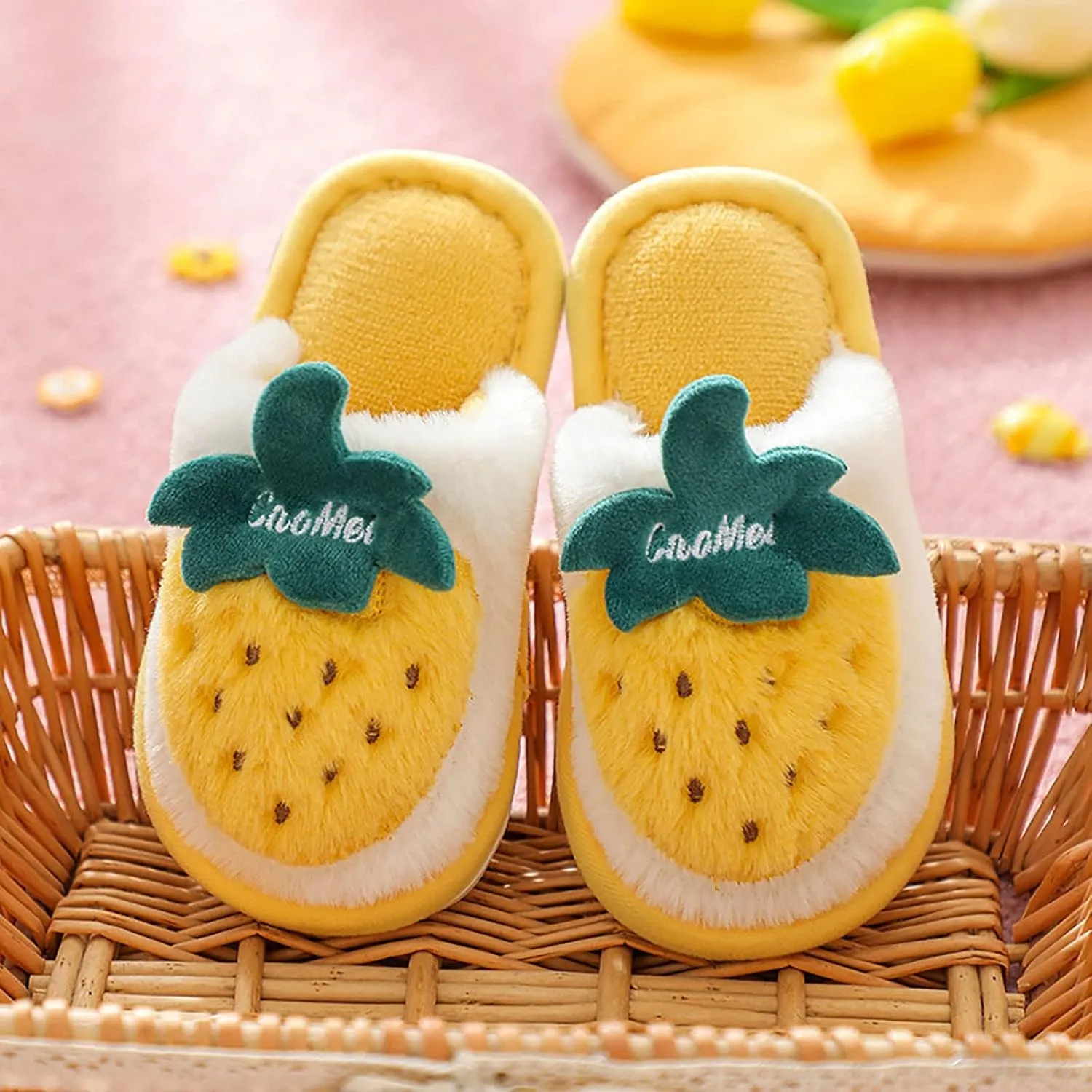 Pretty Slippers for Kids Cartoon Strawberry Pattern Bedroom Slippers For Kids Cotton Slippers Baby Girl Shoe