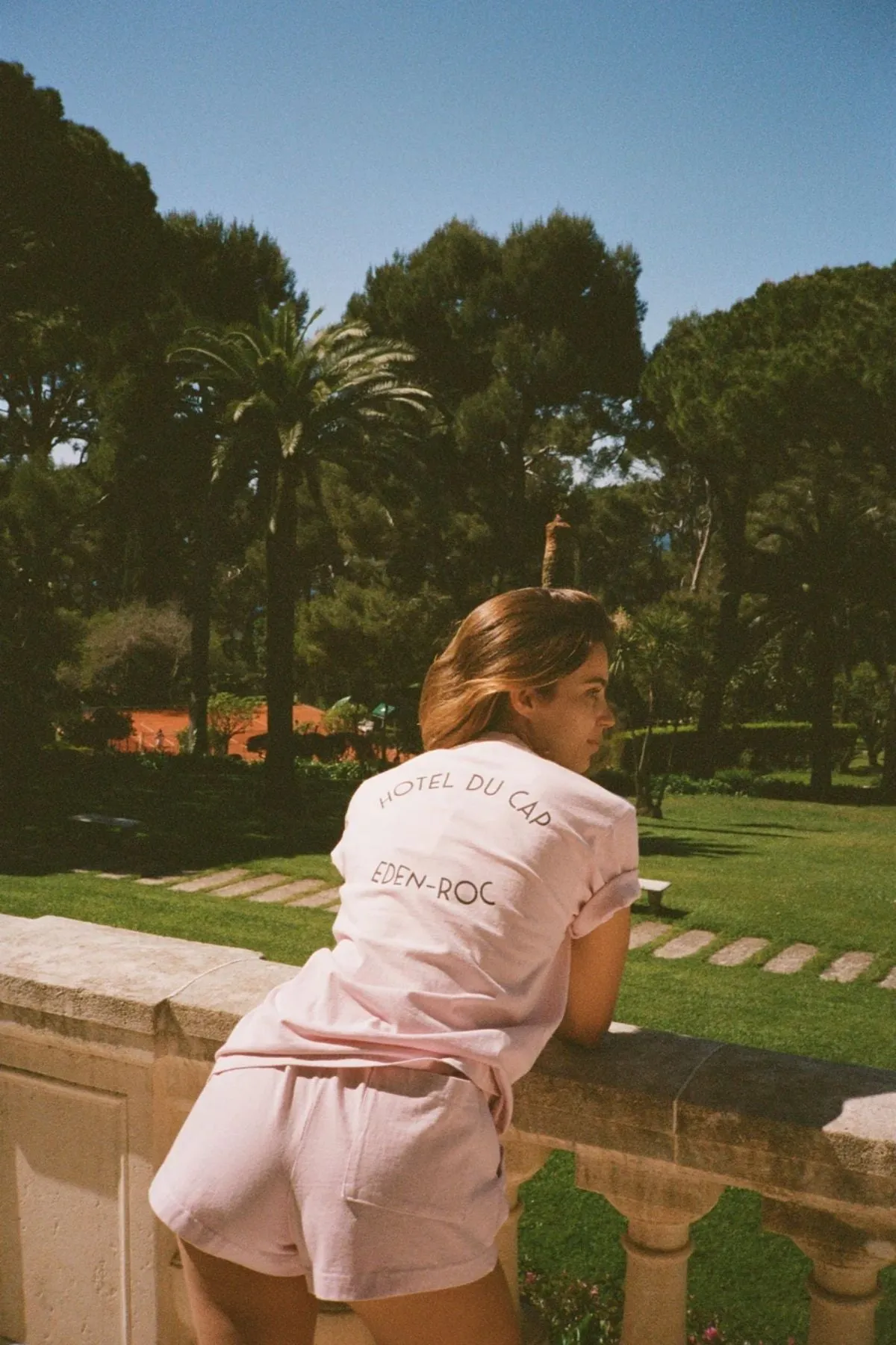Sporty & Rich Hotel du Cap T-Shirt - Eden Pink/ Navy