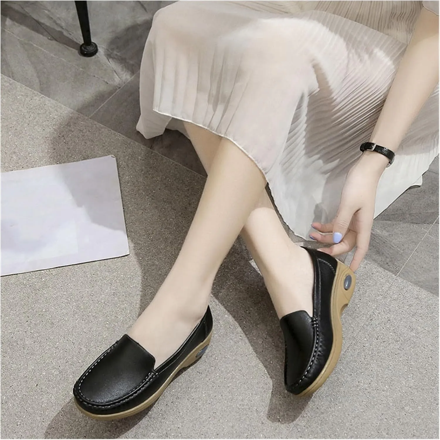 Women's Slip-On Breathable Slip Resistant Leather Nurse Shoes, Orthopedic Air Cushion Shoes with Arch Support, Lightweight Work Wide Loafers, Ideal for Nurse Healthcare Crews