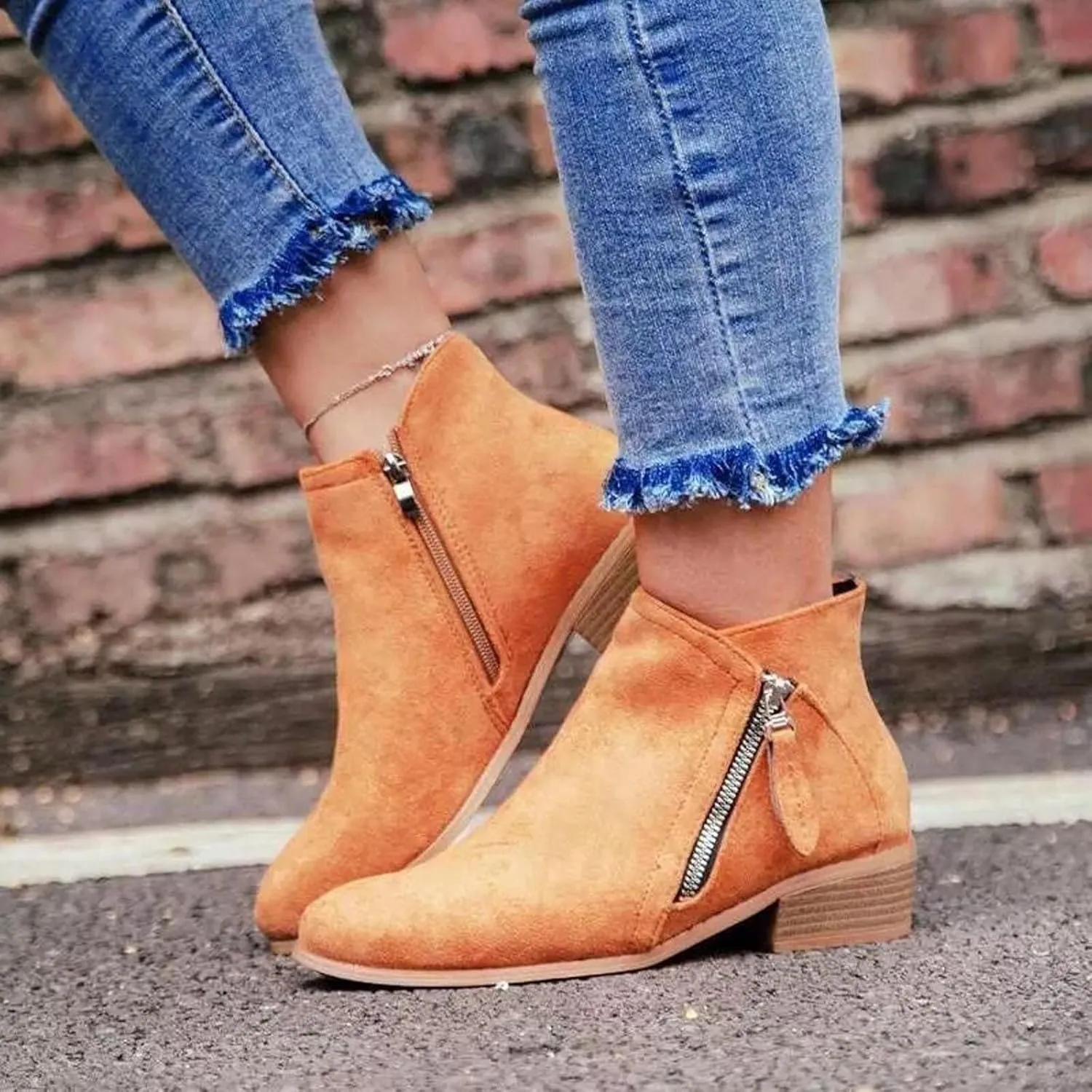 Women's Suede Leather Ankle Boots Fashion Pointed Toe Chunky Stacked Heel Western Cowboy Boots Vintage Slip on Side Zipper Booties Outdoor Comfy Casual Walking Shoes