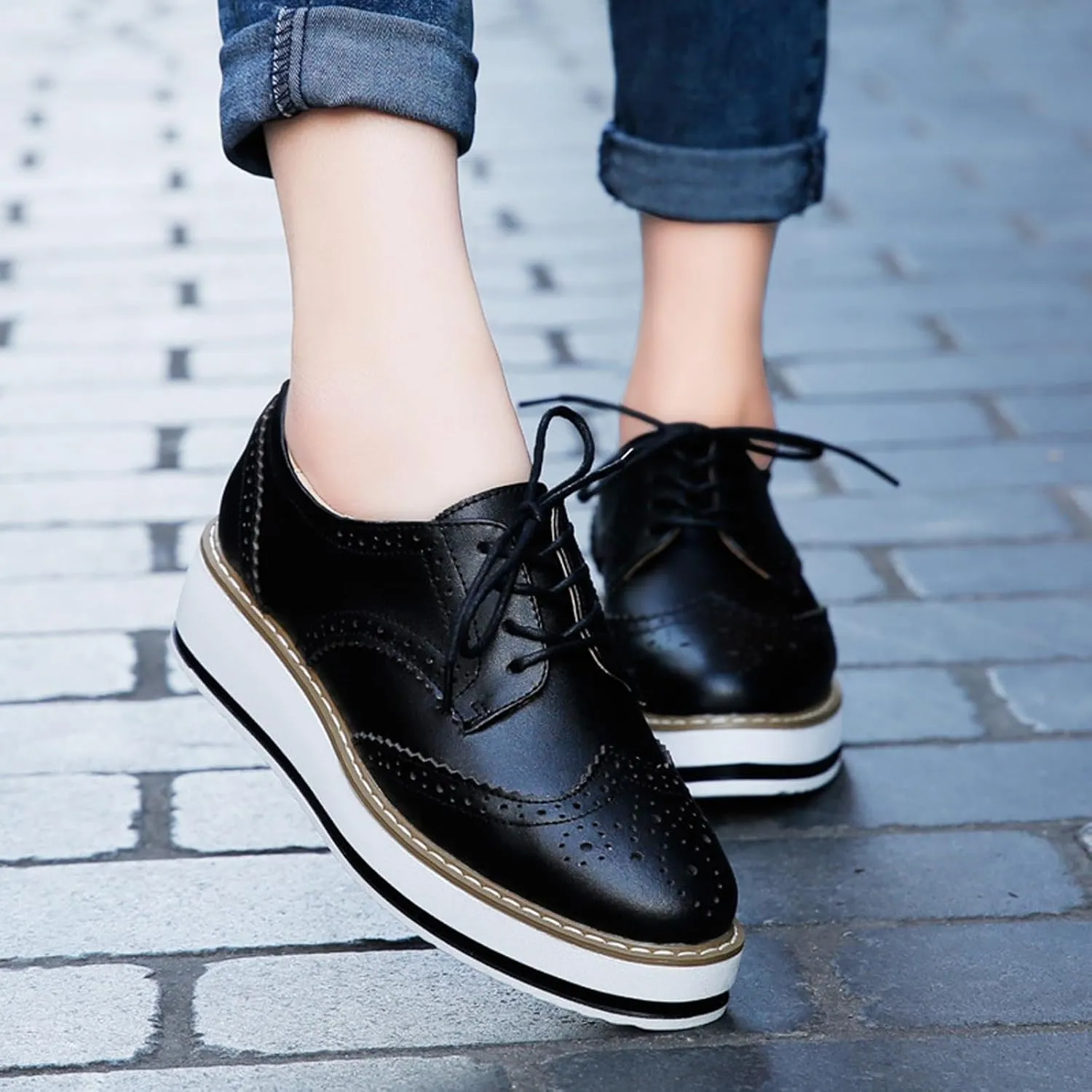 WUIWUIYU Women's Platform Lace-Up Wingtips Square Toe Oxfords Shoes