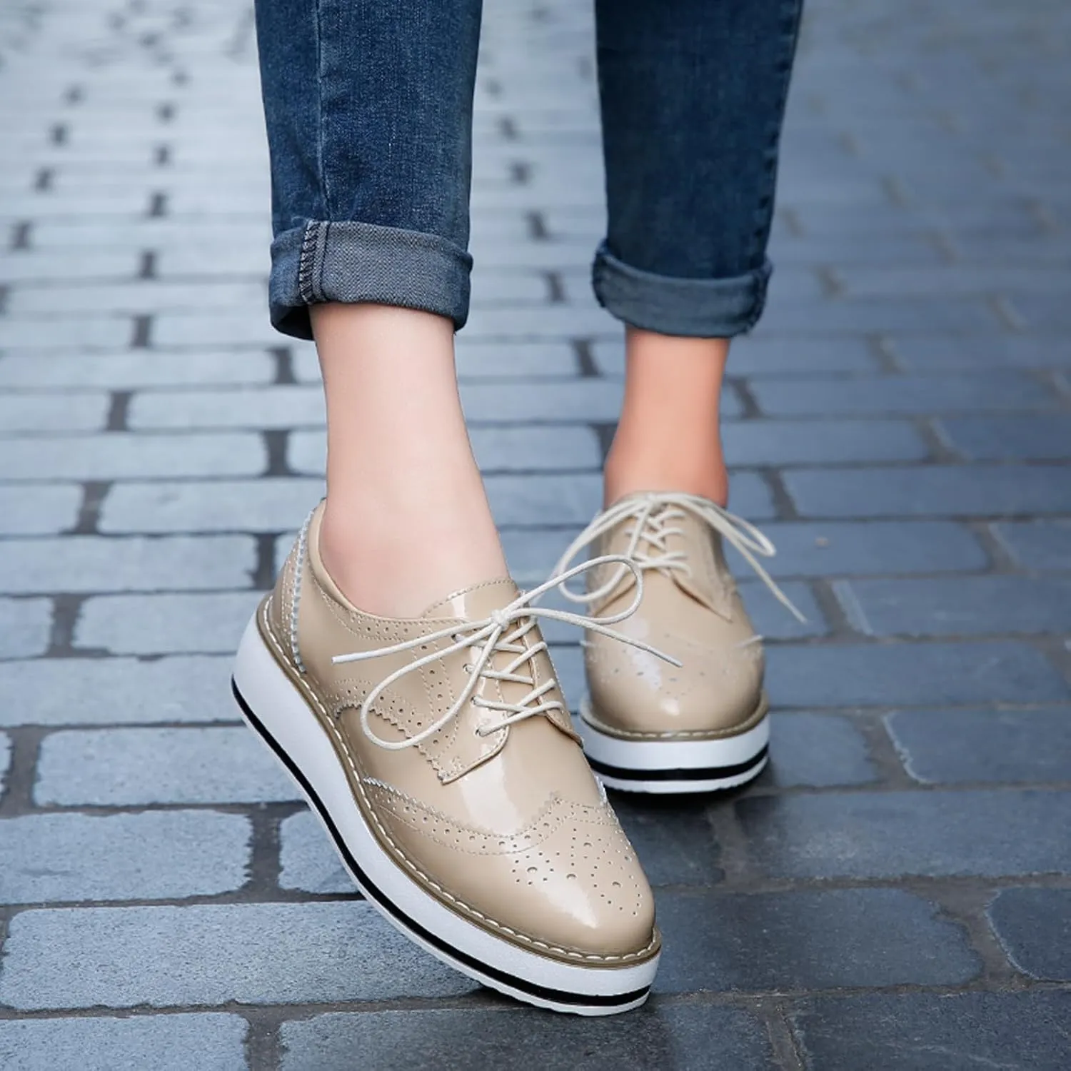 WUIWUIYU Women's Platform Lace-Up Wingtips Square Toe Oxfords Shoes