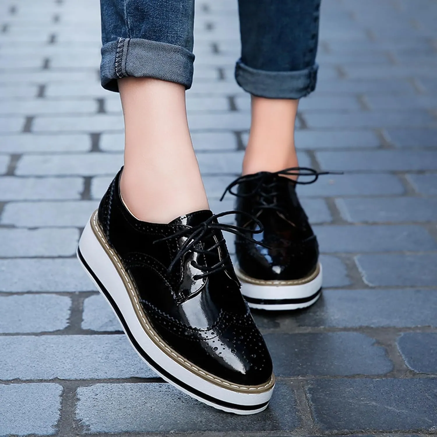 WUIWUIYU Women's Platform Lace-Up Wingtips Square Toe Oxfords Shoes