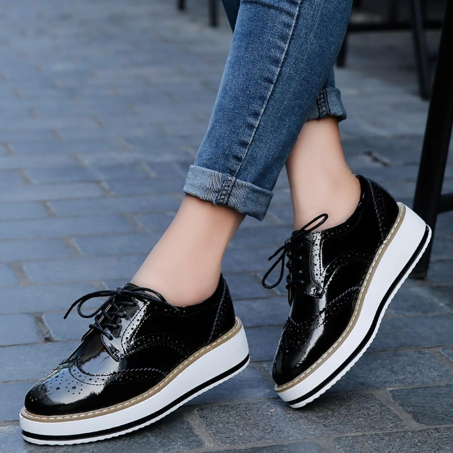 WUIWUIYU Women's Platform Lace-Up Wingtips Square Toe Oxfords Shoes