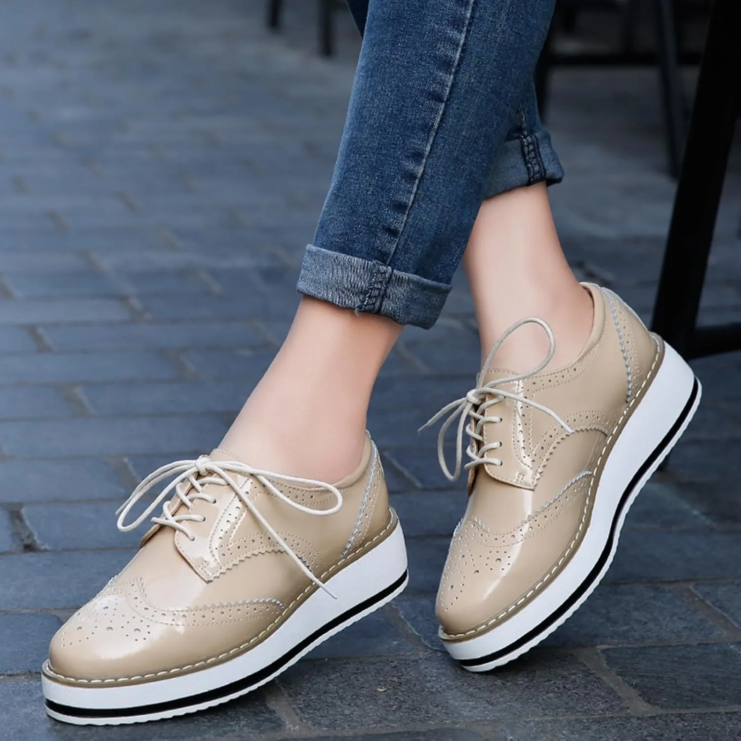 WUIWUIYU Women's Platform Lace-Up Wingtips Square Toe Oxfords Shoes