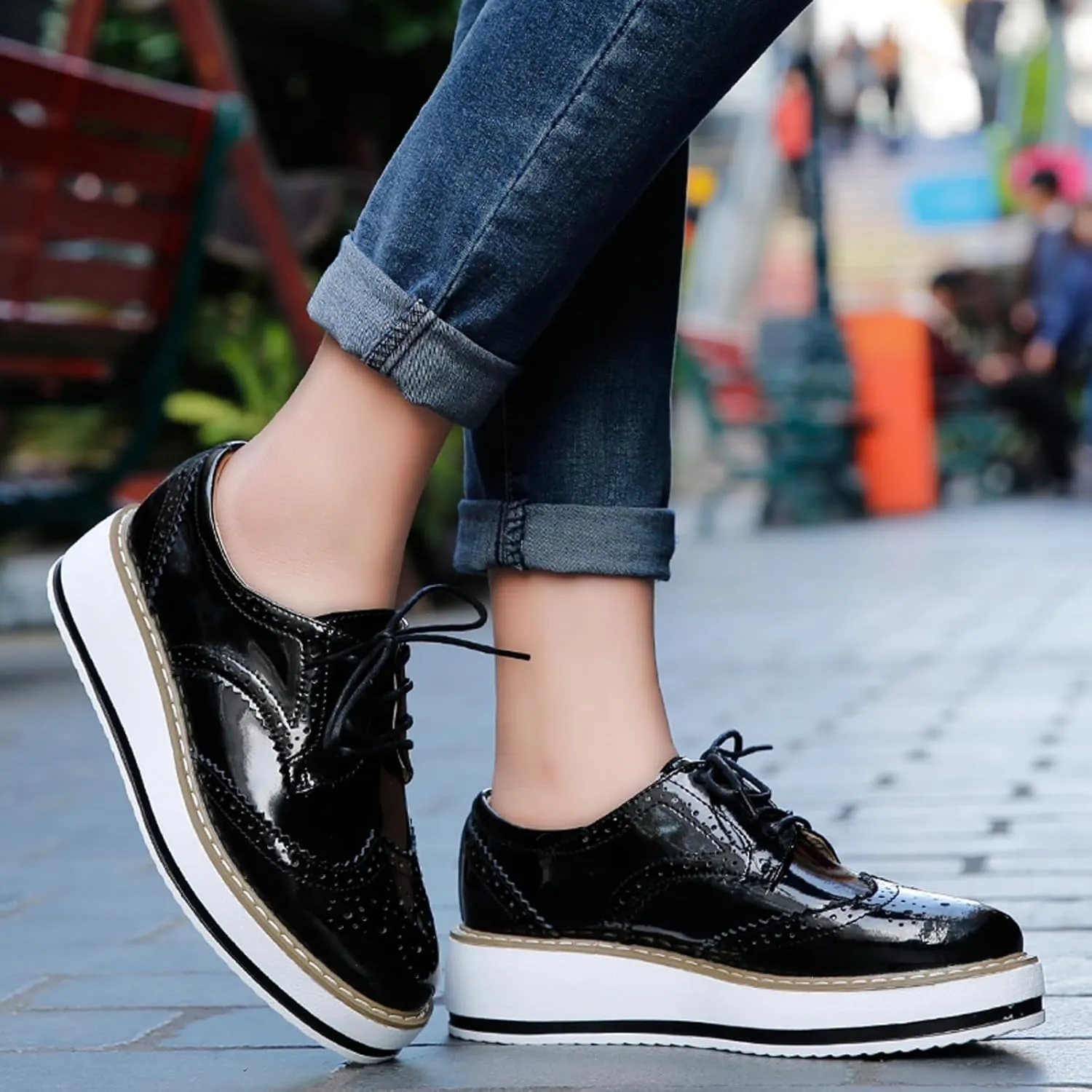 WUIWUIYU Women's Platform Lace-Up Wingtips Square Toe Oxfords Shoes