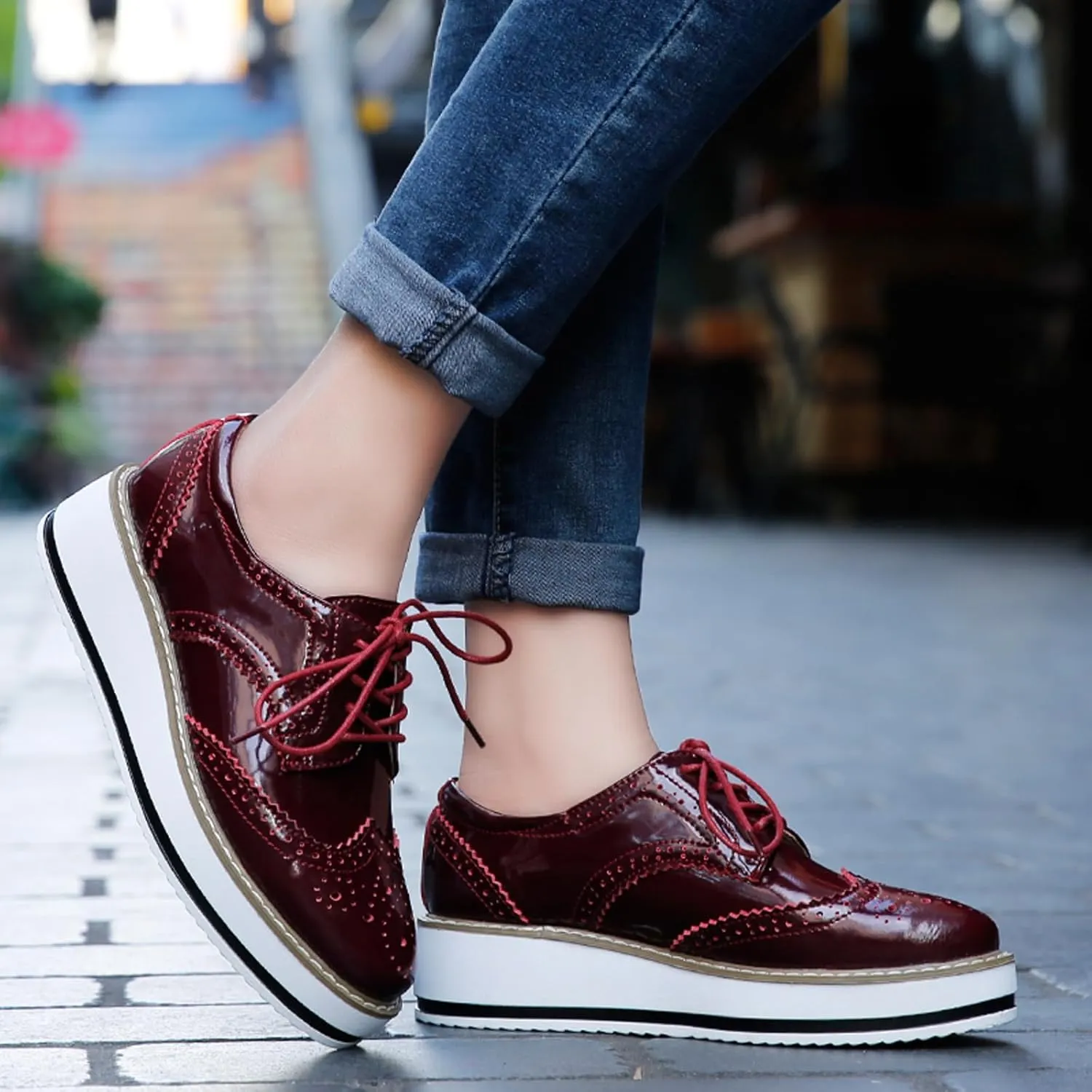 WUIWUIYU Women's Platform Lace-Up Wingtips Square Toe Oxfords Shoes