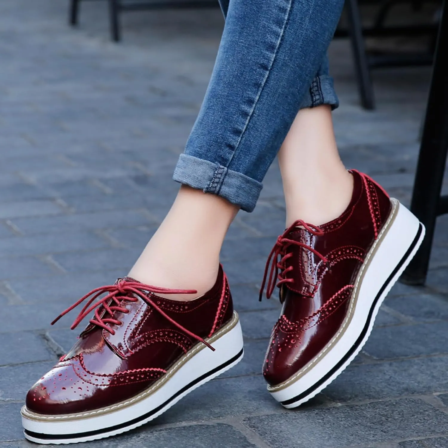 WUIWUIYU Women's Platform Lace-Up Wingtips Square Toe Oxfords Shoes
