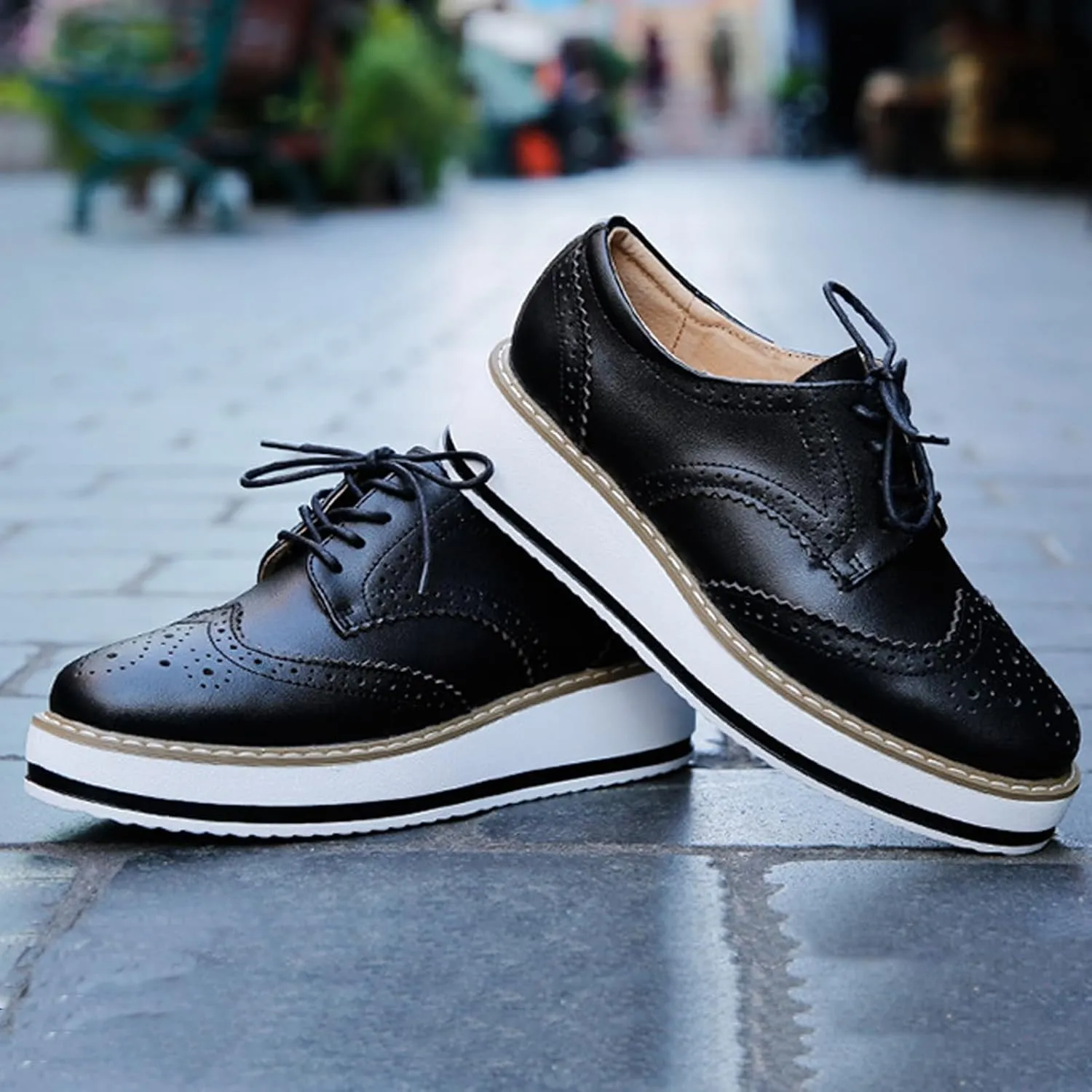 WUIWUIYU Women's Platform Lace-Up Wingtips Square Toe Oxfords Shoes